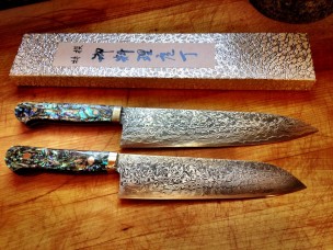 Нож-шеф Santoku Hiroo Itou (Mr. Itou) HI-1132 180 мм
