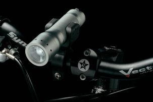 Фонарь светодиодный для велосипедистов LED Lenser B7, 200 лм., 4-AAA, 8427