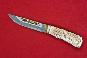 Настольная композиция с ножом  Воительница с арбалетом KVS09